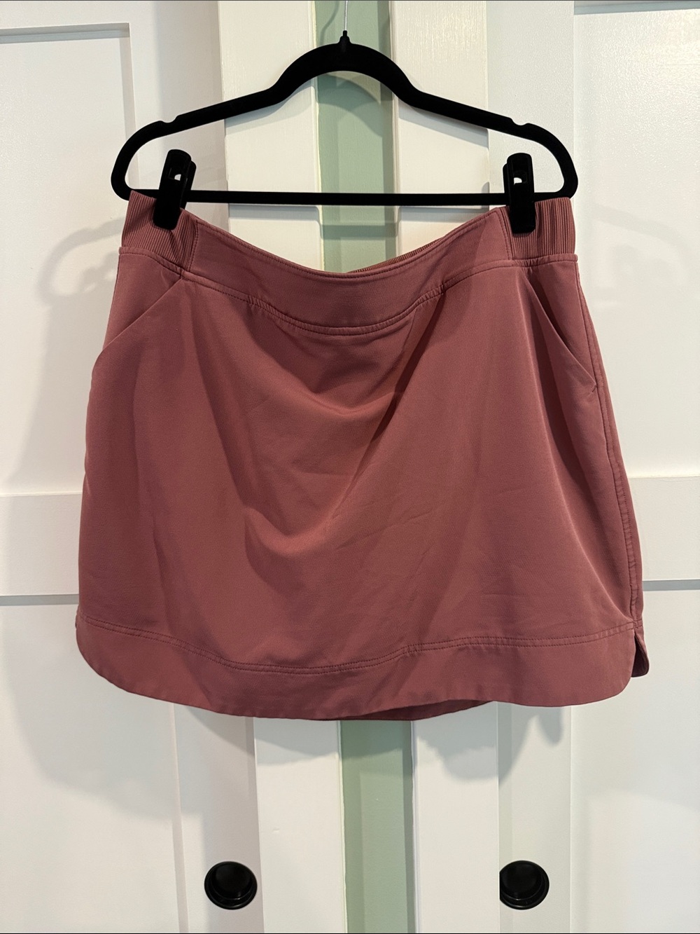 Women’s Dusty Rose Athletic Skort